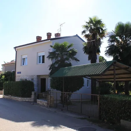 Apartment By The Sea - 7189 Umag